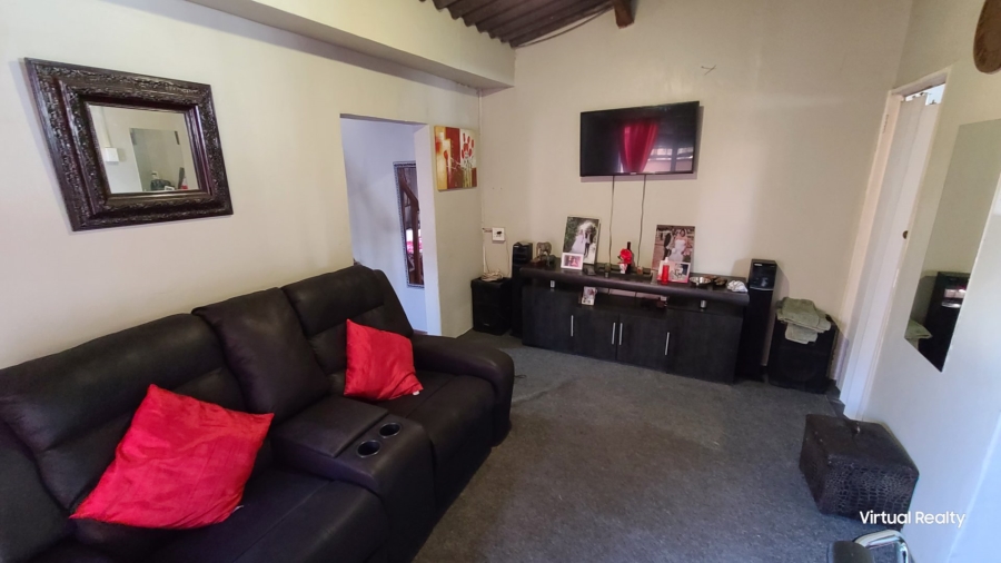 2 Bedroom Property for Sale in Leiden Western Cape